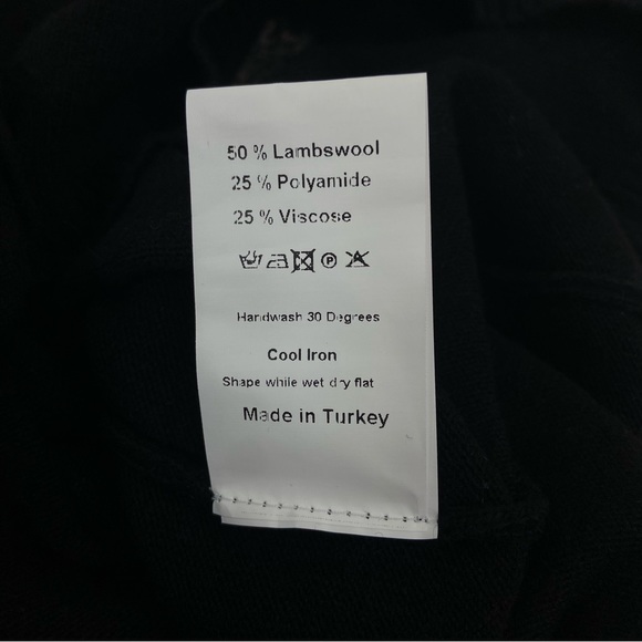 Nitt Studio Jackie O Neck Sweater lambswool blend puppy dog sweater - Picture 9 of 11